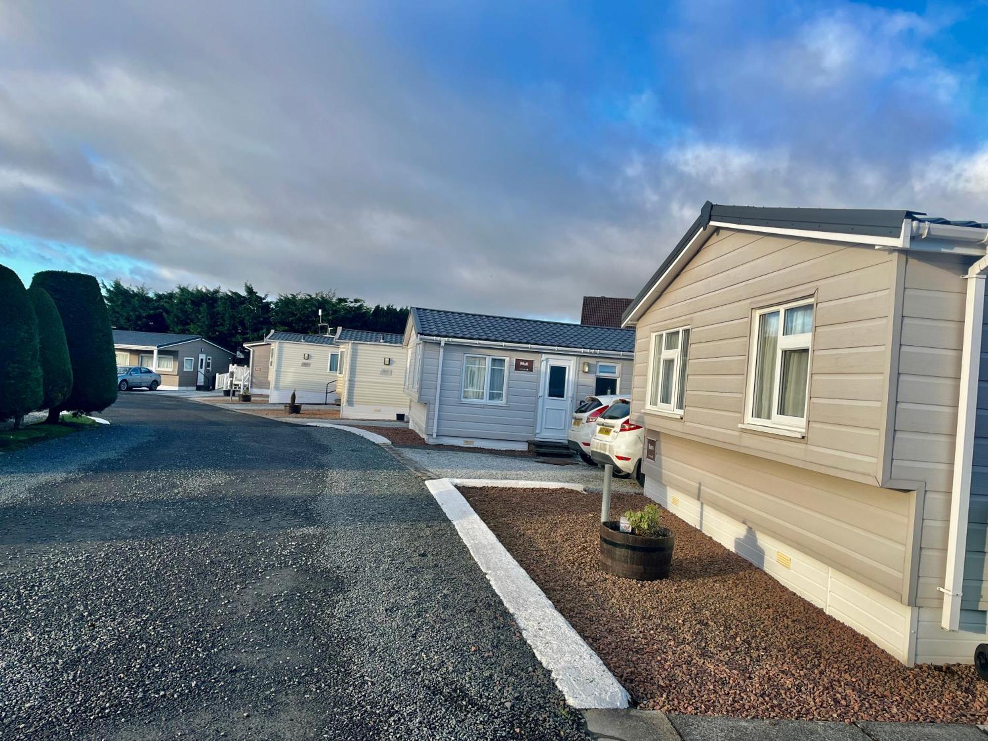2 Bedroom Self-Catering Chalet Stepps ภายนอก รูปภาพ